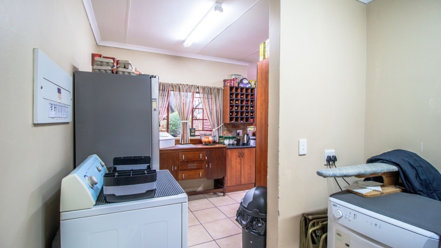 4 Bedroom Property for Sale in Olifantsnek North West